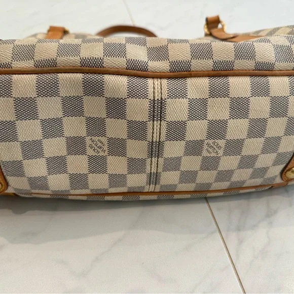 100% Authentic Louis Vuitton Blue and White Damier Azure Checkered Leather Trim - Picture 4 of 6